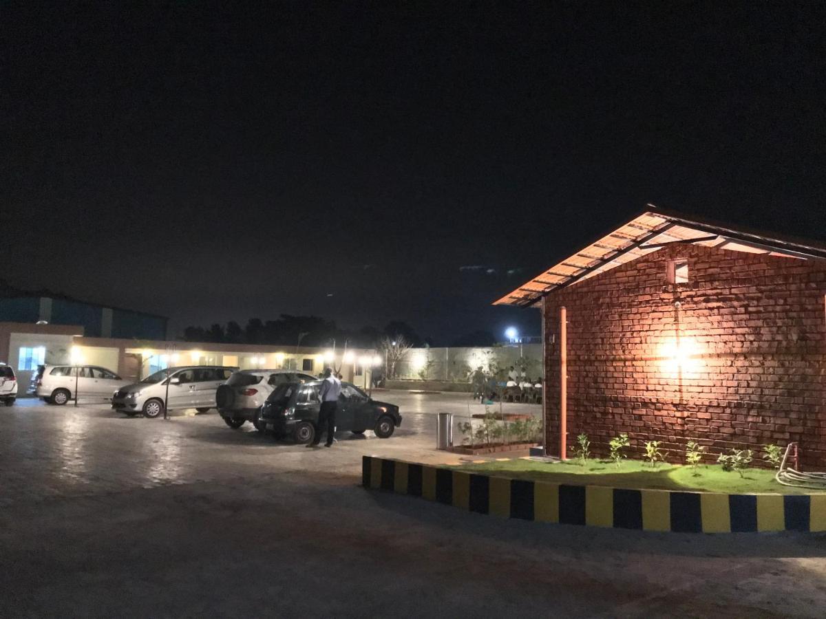 Rashi Comforts By Coastal Dine Hotel Dobbaspet ภายนอก รูปภาพ